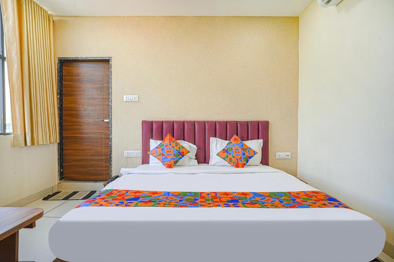 Fabhotel Sukh Vilas Indore Exteriör bild