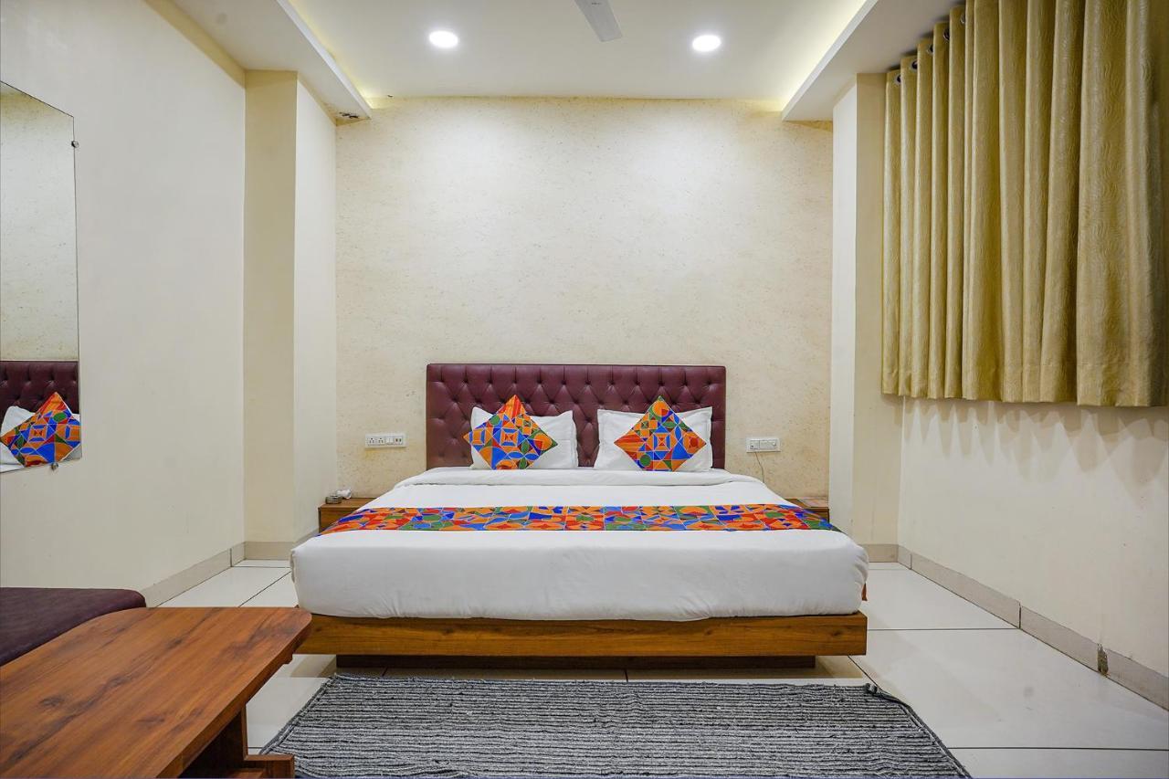 Fabhotel Sukh Vilas Indore Exteriör bild